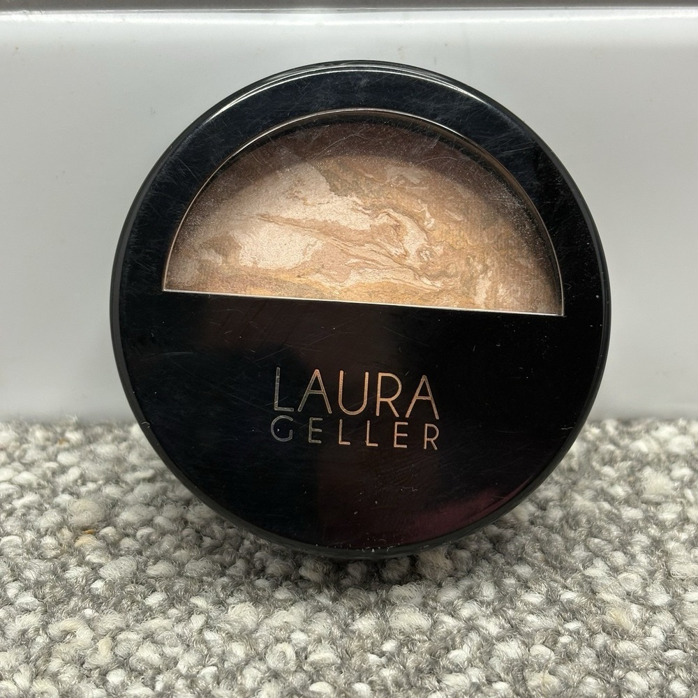 Laura Geller Baked Balance Brighten Correcting Powder Foundation Light New
